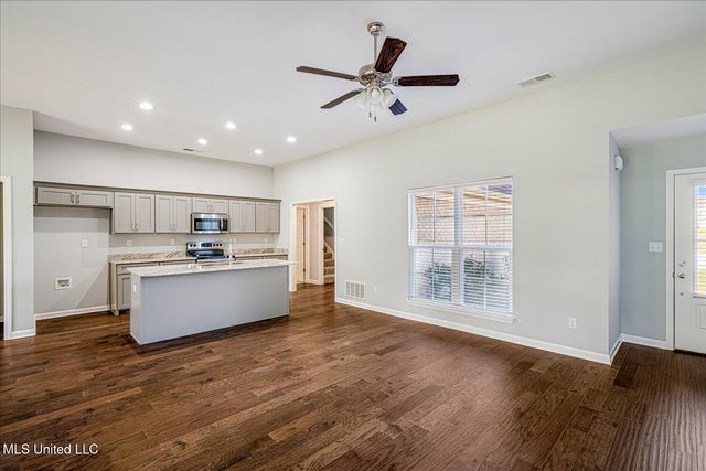 3814 E Dawnwood Circle, Southaven, MS 38672