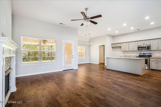 3814 E Dawnwood Circle, Southaven, MS 38672