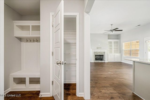 3814 E Dawnwood Circle, Southaven, MS 38672