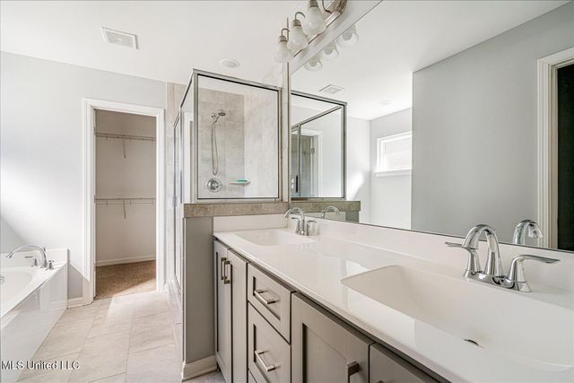 3814 E Dawnwood Circle, Southaven, MS 38672