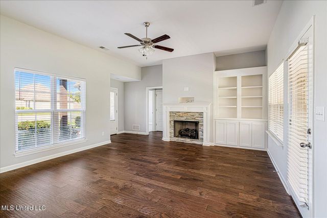 3814 E Dawnwood Circle, Southaven, MS 38672