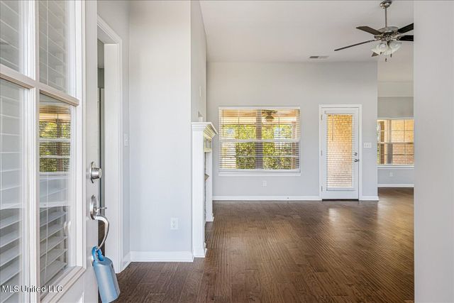 3814 E Dawnwood Circle, Southaven, MS 38672