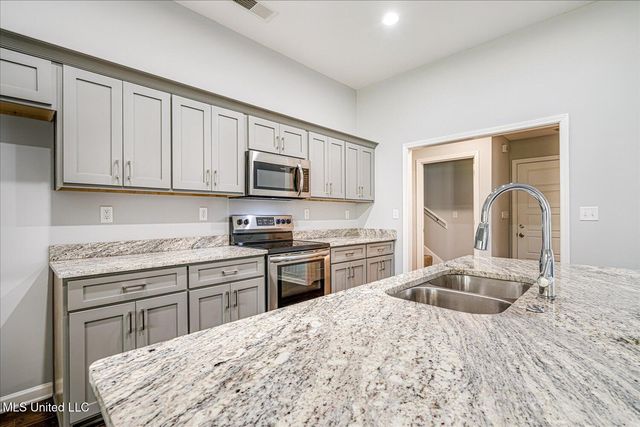 3814 E Dawnwood Circle, Southaven, MS 38672