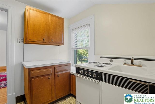 8 Lentz Avenue, Lehighton Boro, PA 18235