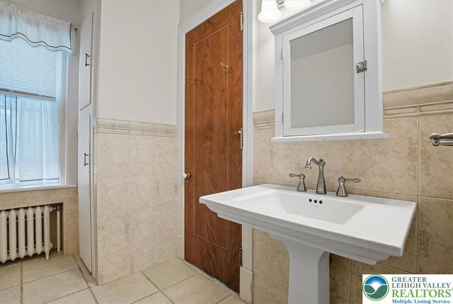 8 Lentz Avenue, Lehighton Boro, PA 18235