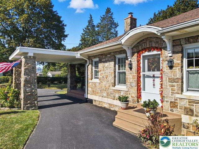 8 Lentz Avenue, Lehighton Boro, PA 18235