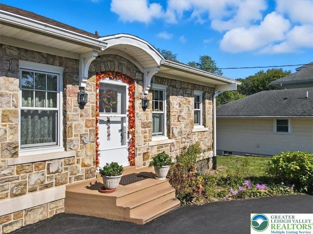8 Lentz Avenue, Lehighton Boro, PA 18235