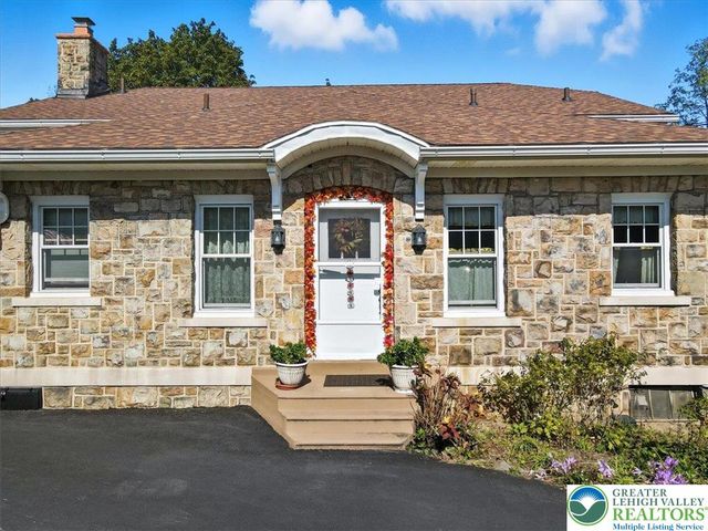 8 Lentz Avenue, Lehighton Boro, PA 18235
