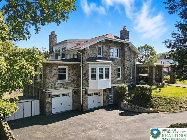8 Lentz Avenue, Lehighton Boro, PA 18235