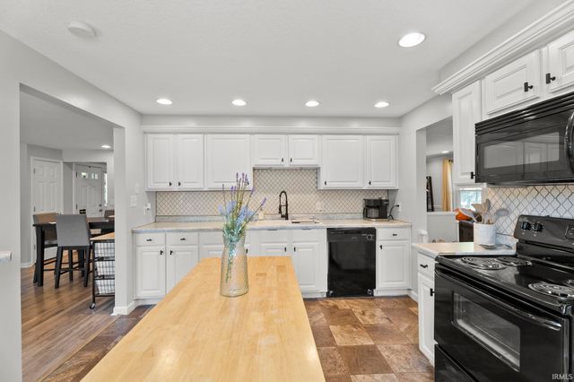 7339 Bellwood Drive, Fort Wayne, IN 46815