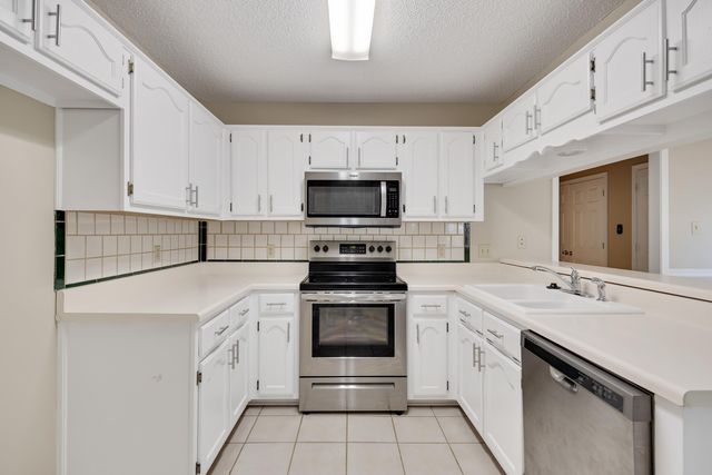 1447 HOWLING DR, Collierville, TN 38017