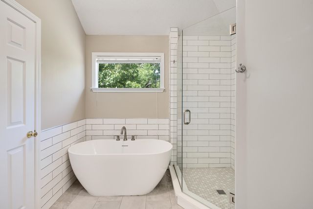 1447 HOWLING DR, Collierville, TN 38017