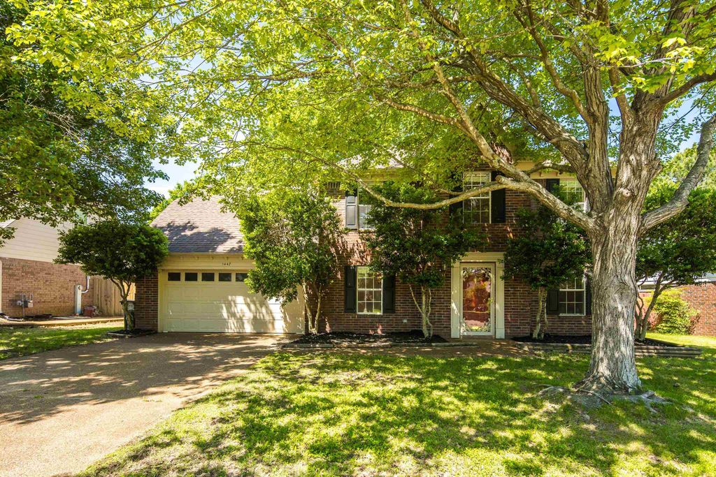 1447 HOWLING DR, Collierville, TN 38017