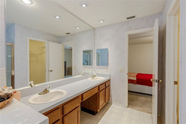 18315 CYPRESS STAND CIRCLE, Tampa, FL 33647