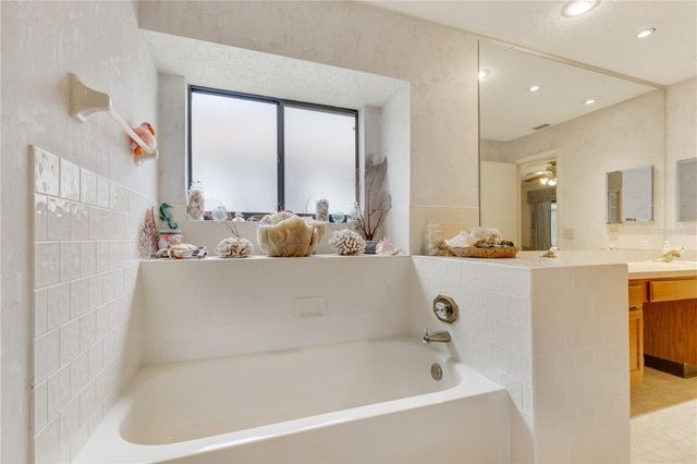 18315 CYPRESS STAND CIRCLE, Tampa, FL 33647