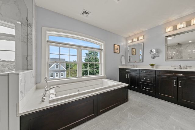 2 Oneil Way, Saugus, MA 01906