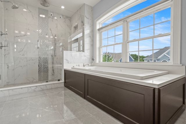 2 Oneil Way, Saugus, MA 01906