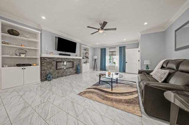 2 Oneil Way, Saugus, MA 01906