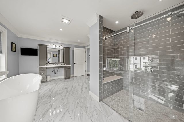 2 Oneil Way, Saugus, MA 01906
