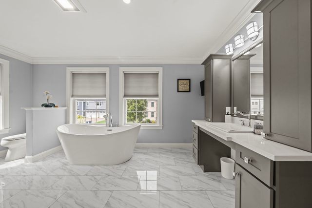 2 Oneil Way, Saugus, MA 01906