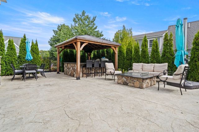 2 Oneil Way, Saugus, MA 01906