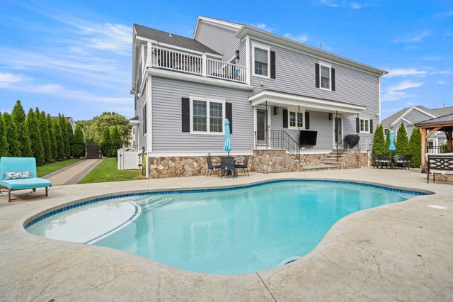 2 Oneil Way, Saugus, MA 01906