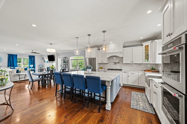 2 Oneil Way, Saugus, MA 01906