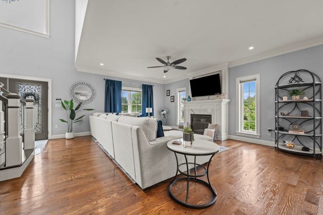 2 Oneil Way, Saugus, MA 01906