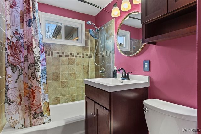 8 North Way, Tonawanda, NY 14150