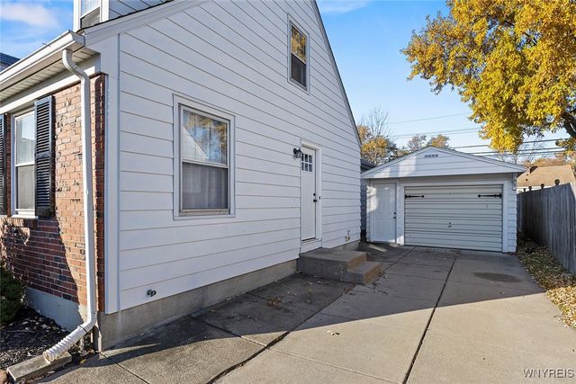 8 North Way, Tonawanda, NY 14150