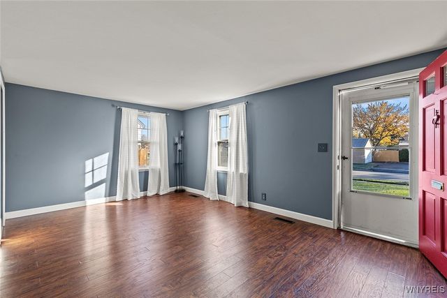 8 North Way, Tonawanda, NY 14150