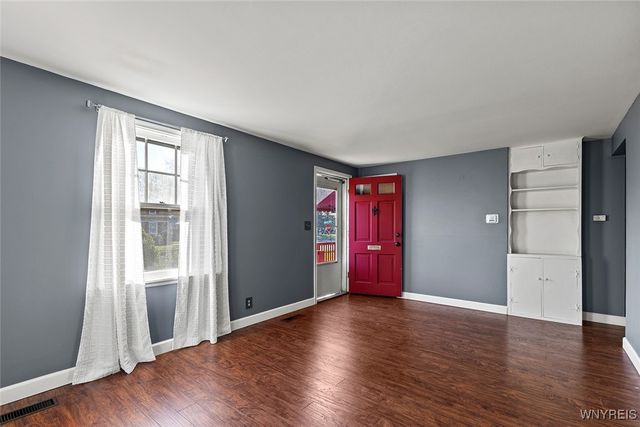 8 North Way, Tonawanda, NY 14150