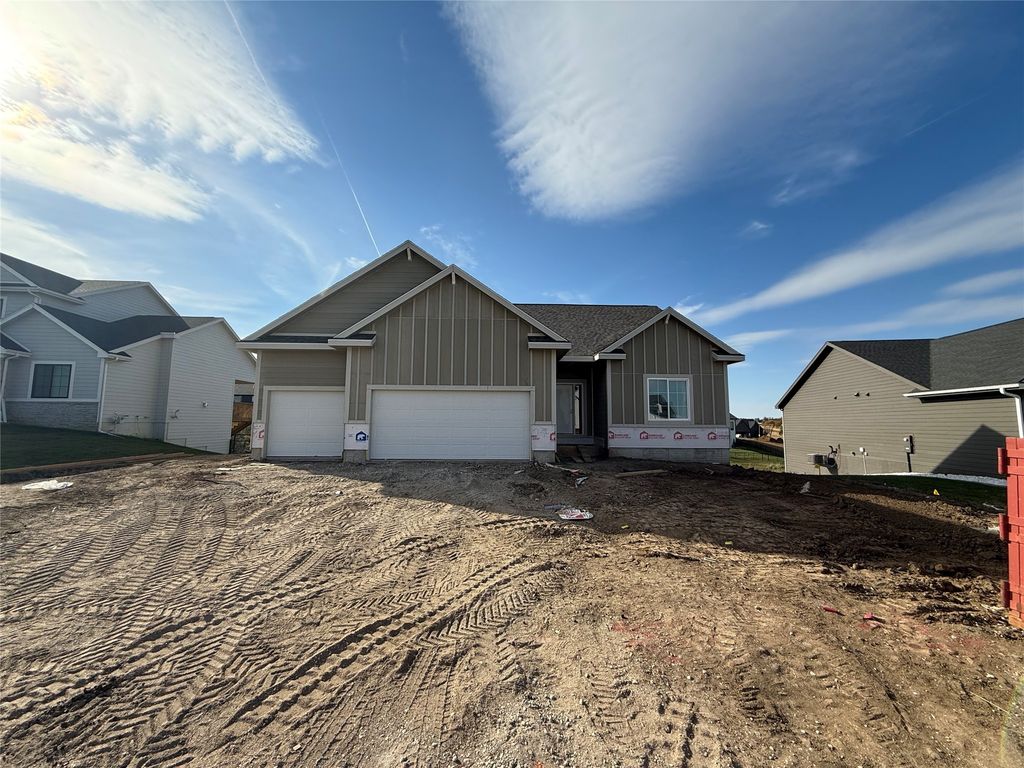 2301 Green Leaf Circle, Norwalk, IA 50211