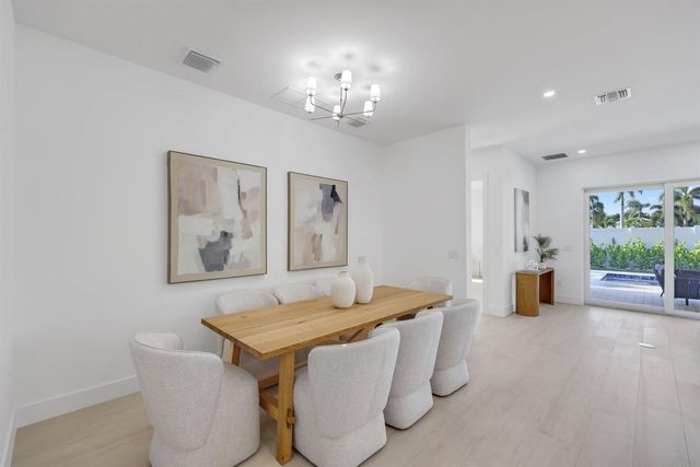 309 Claremont Lane, West Palm Beach, FL 33404