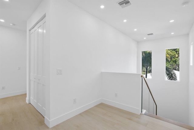 309 Claremont Lane, West Palm Beach, FL 33404