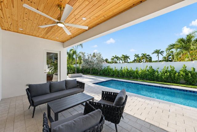 309 Claremont Lane, West Palm Beach, FL 33404