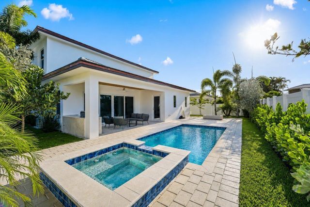 309 Claremont Lane, West Palm Beach, FL 33404