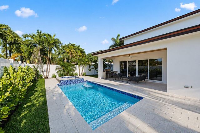 309 Claremont Lane, West Palm Beach, FL 33404