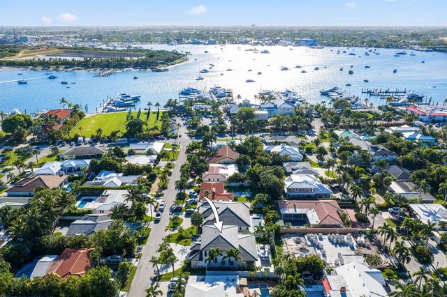 309 Claremont Lane, West Palm Beach, FL 33404
