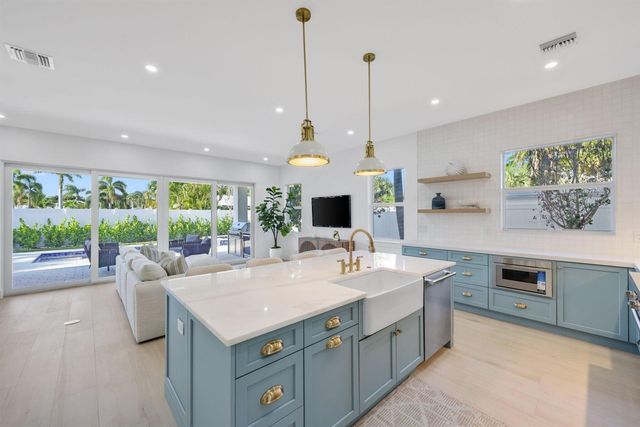 309 Claremont Lane, West Palm Beach, FL 33404