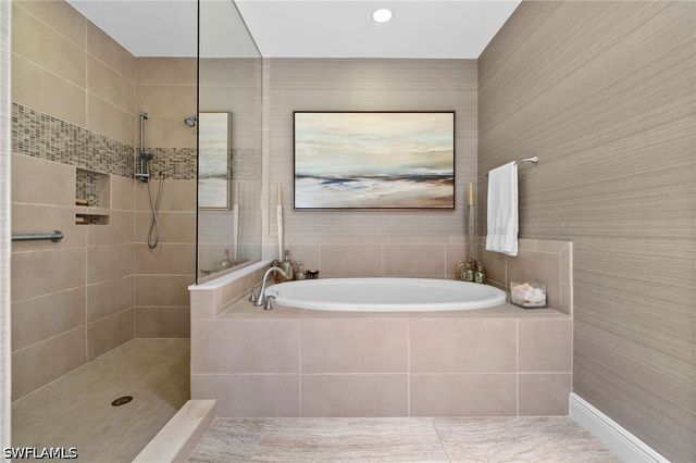 16436 Carrara WAY 102, Naples, FL 34110