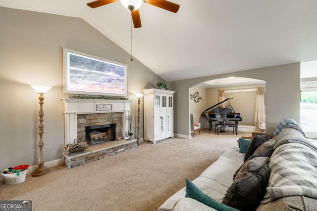 19 Lake Point Court, Jefferson, GA 30549
