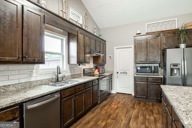 19 Lake Point Court, Jefferson, GA 30549