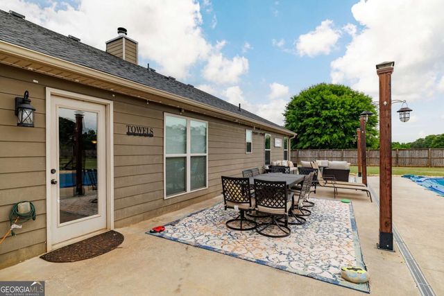19 Lake Point Court, Jefferson, GA 30549