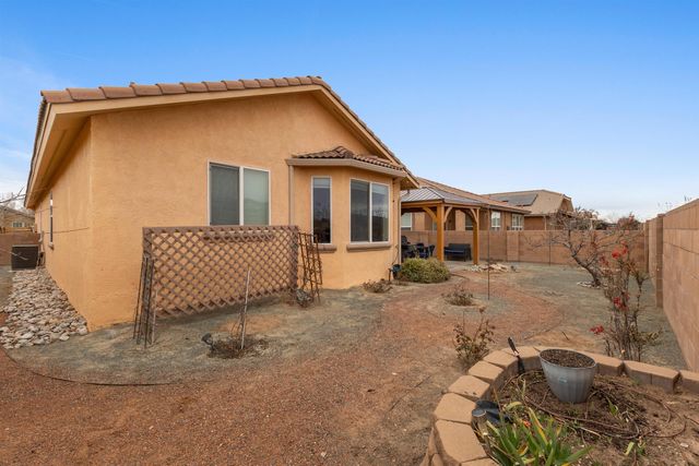 4221 North Pole Loop NE, Rio Rancho, NM 87144