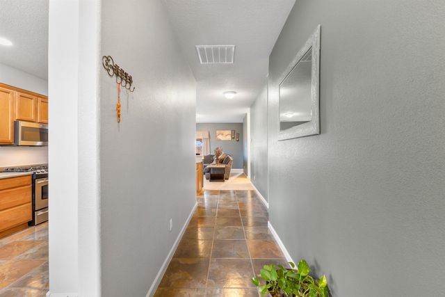 4221 North Pole Loop NE, Rio Rancho, NM 87144