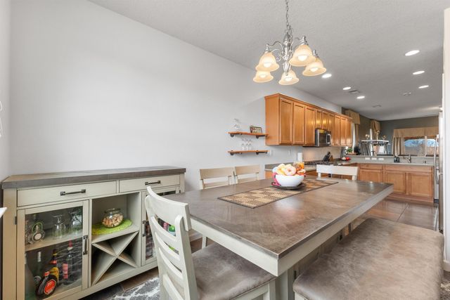 4221 North Pole Loop NE, Rio Rancho, NM 87144