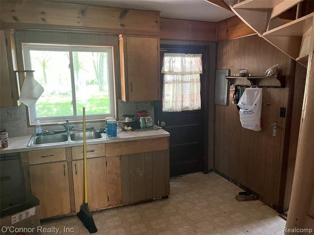 3909 Burtch Road, Burtchville, MI 48059