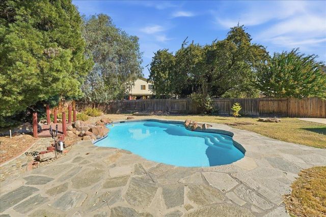 8230 Peregrine Way, Citrus Heights, CA 95610