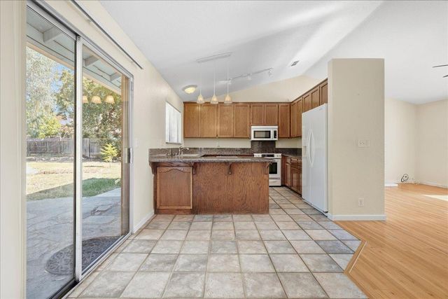 8230 Peregrine Way, Citrus Heights, CA 95610